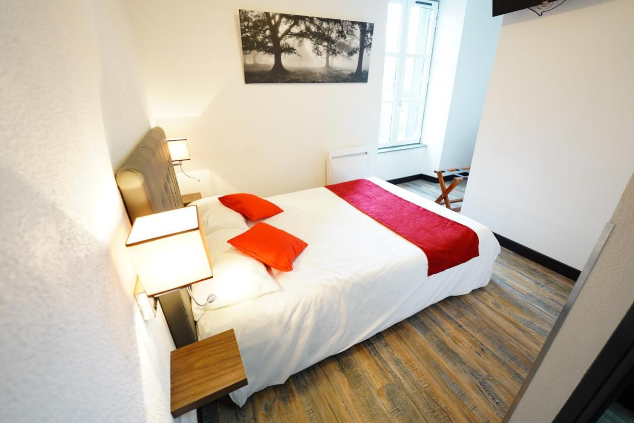 אלאנשה Logis Hotel Le Relais Des Remparts מראה חיצוני תמונה